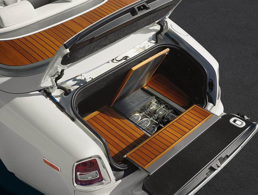  Rolls-Royce Phantom Drophead Coupe 2012 года  (фото 4 из 25)